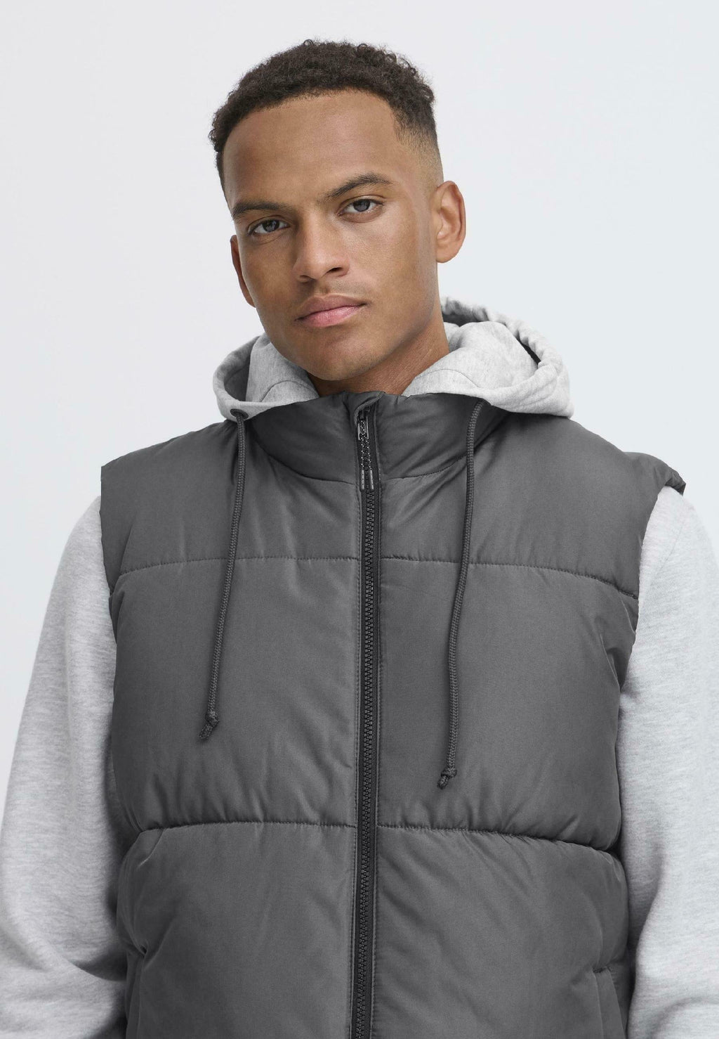 BHELWIN HOODED Media 5