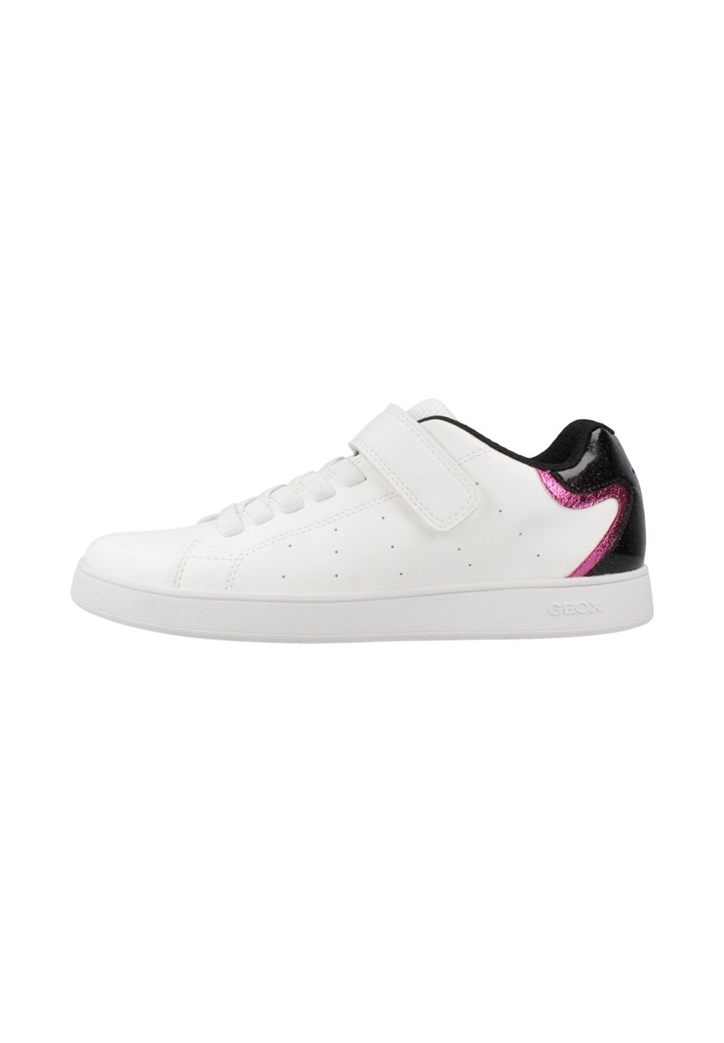 Weiße Leder Sneakers mit strukturierten schwarzen und rosa Akzenten, Schnürung und Klettverschluss, durch perforiertes Design und glatter Gummisohle. Geox-Branding.