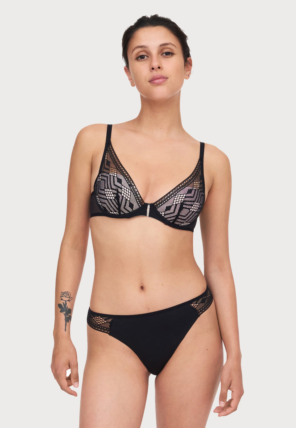 ONDINE PLUNGE BRA Media 2