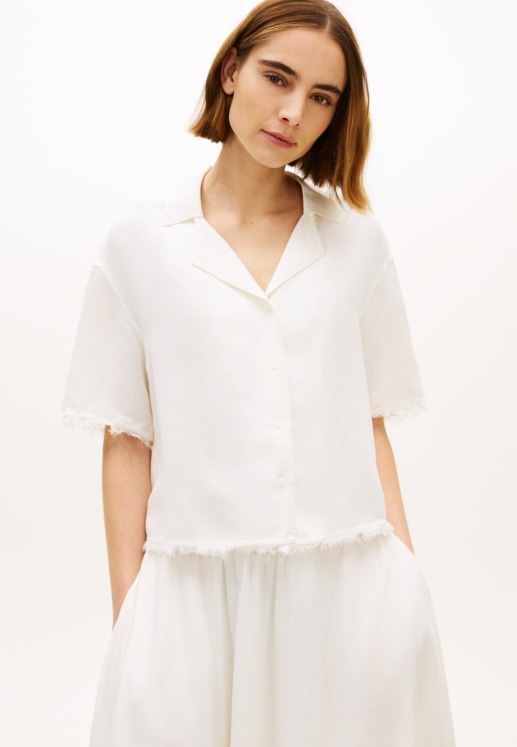 RELAXED FIT FRAYED LINEN BLEND SHIRT Media 3
