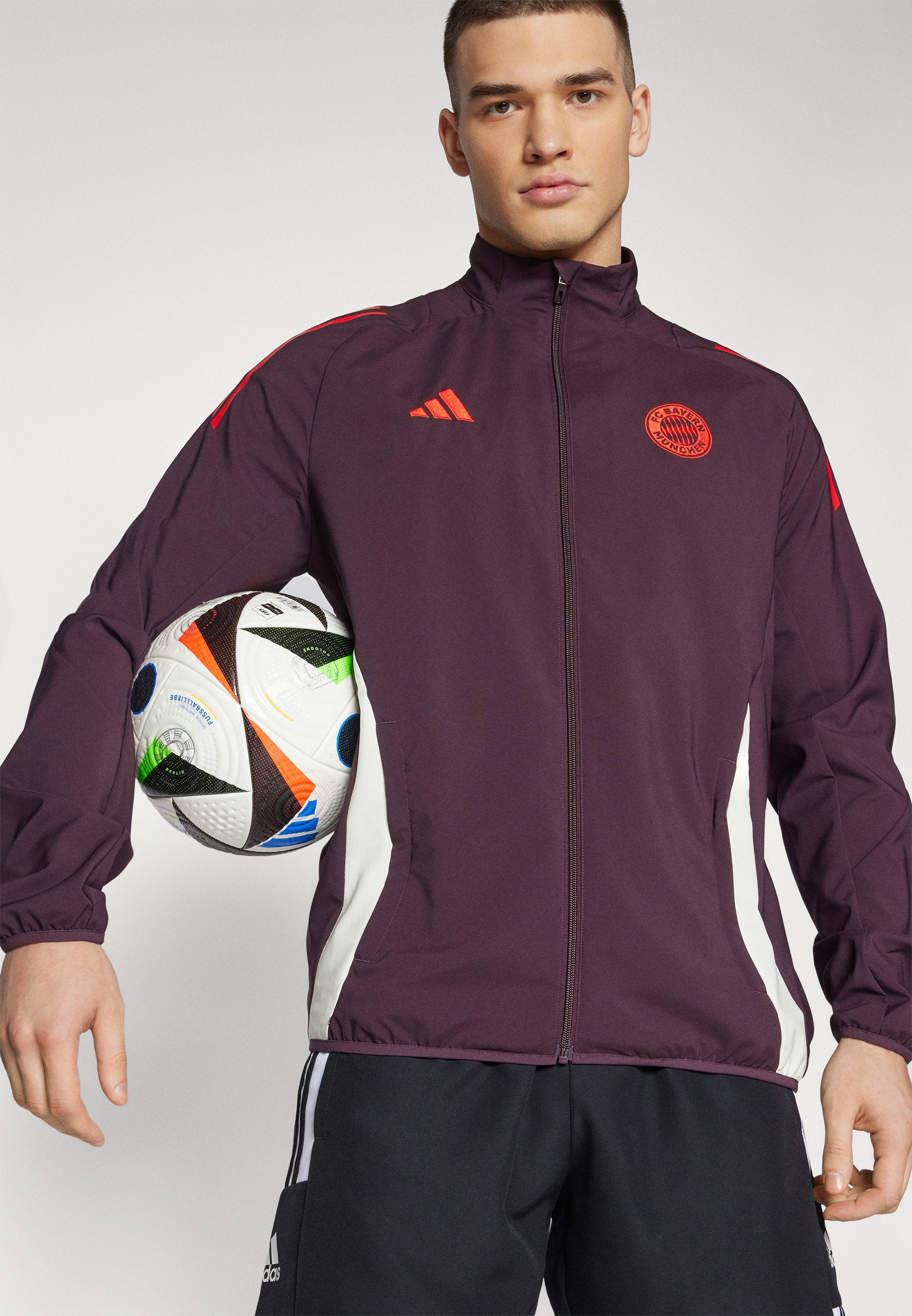 adidas Performance FC BAYERN M�NCHEN RAIN JACKET