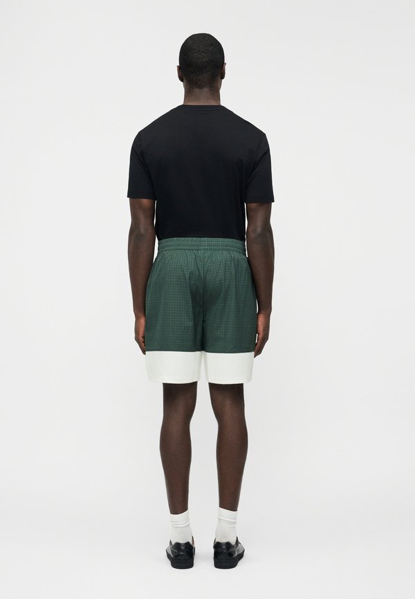 EA7 Emporio Armani TRAIN LOGO SERIES