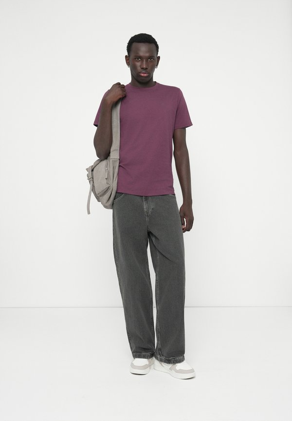 Hollister Co. SUPER BAGGY POCKET