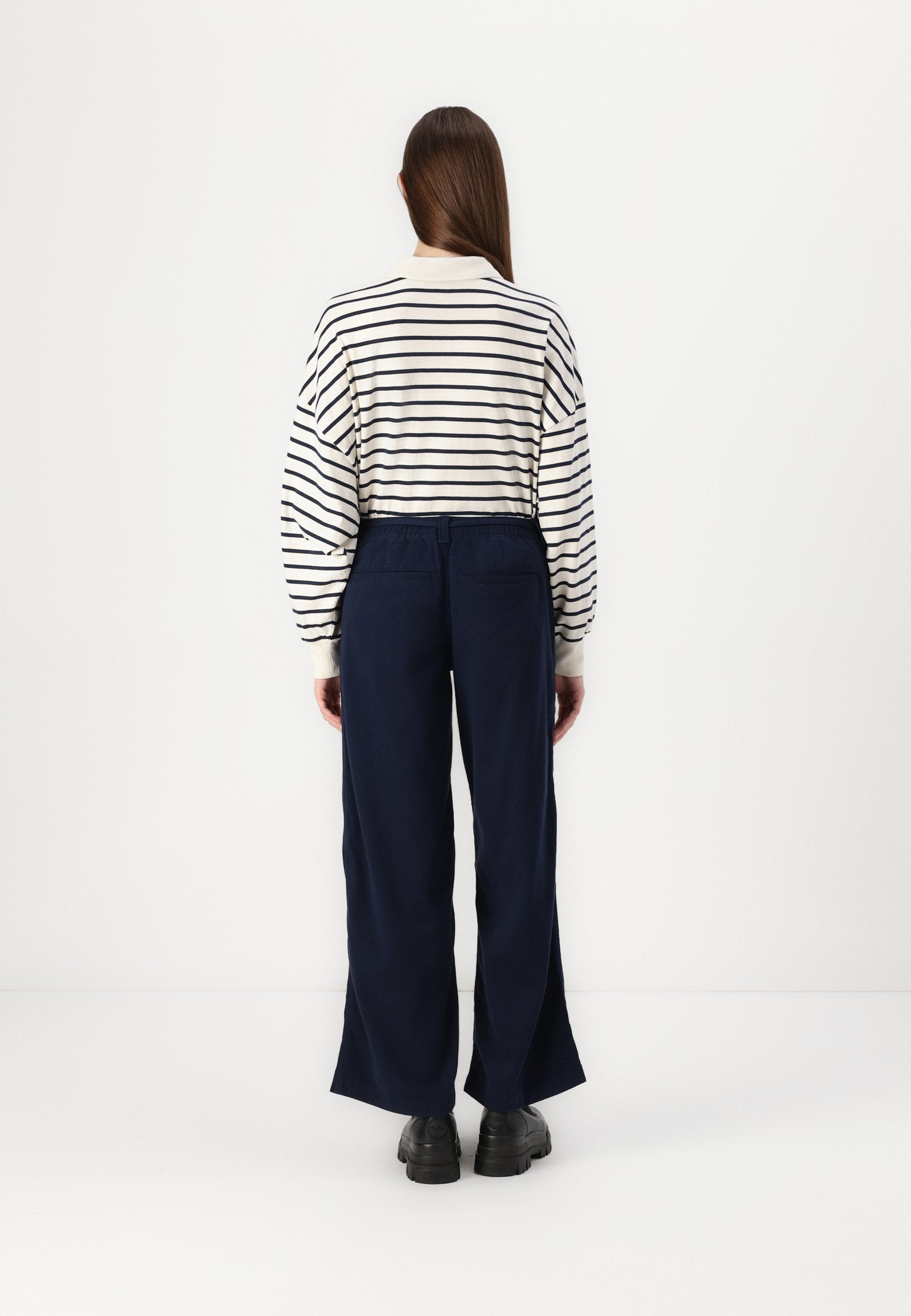 Hollister Co. Low-Rise Super Baggy Pants