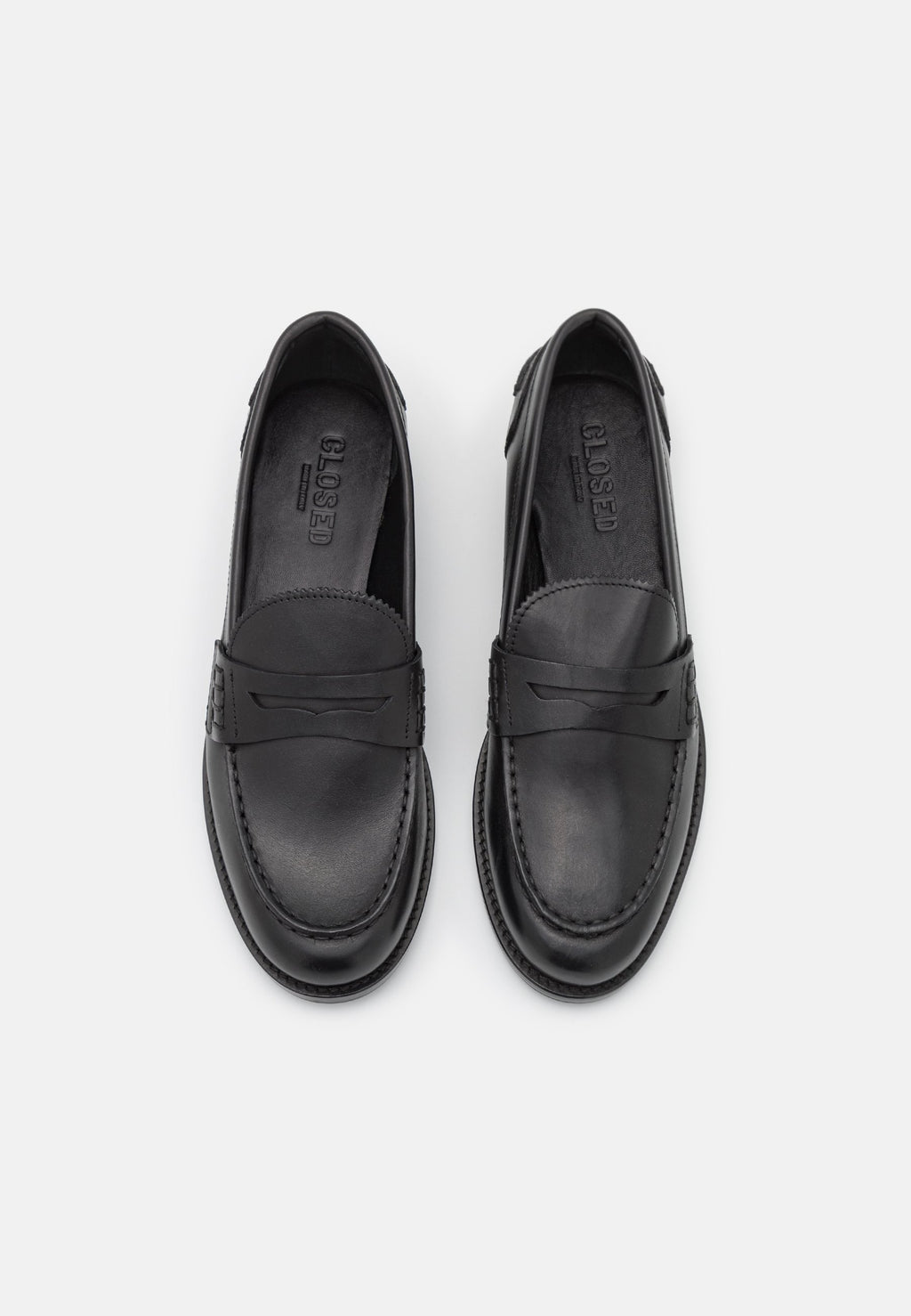 CLOSED LOAFER