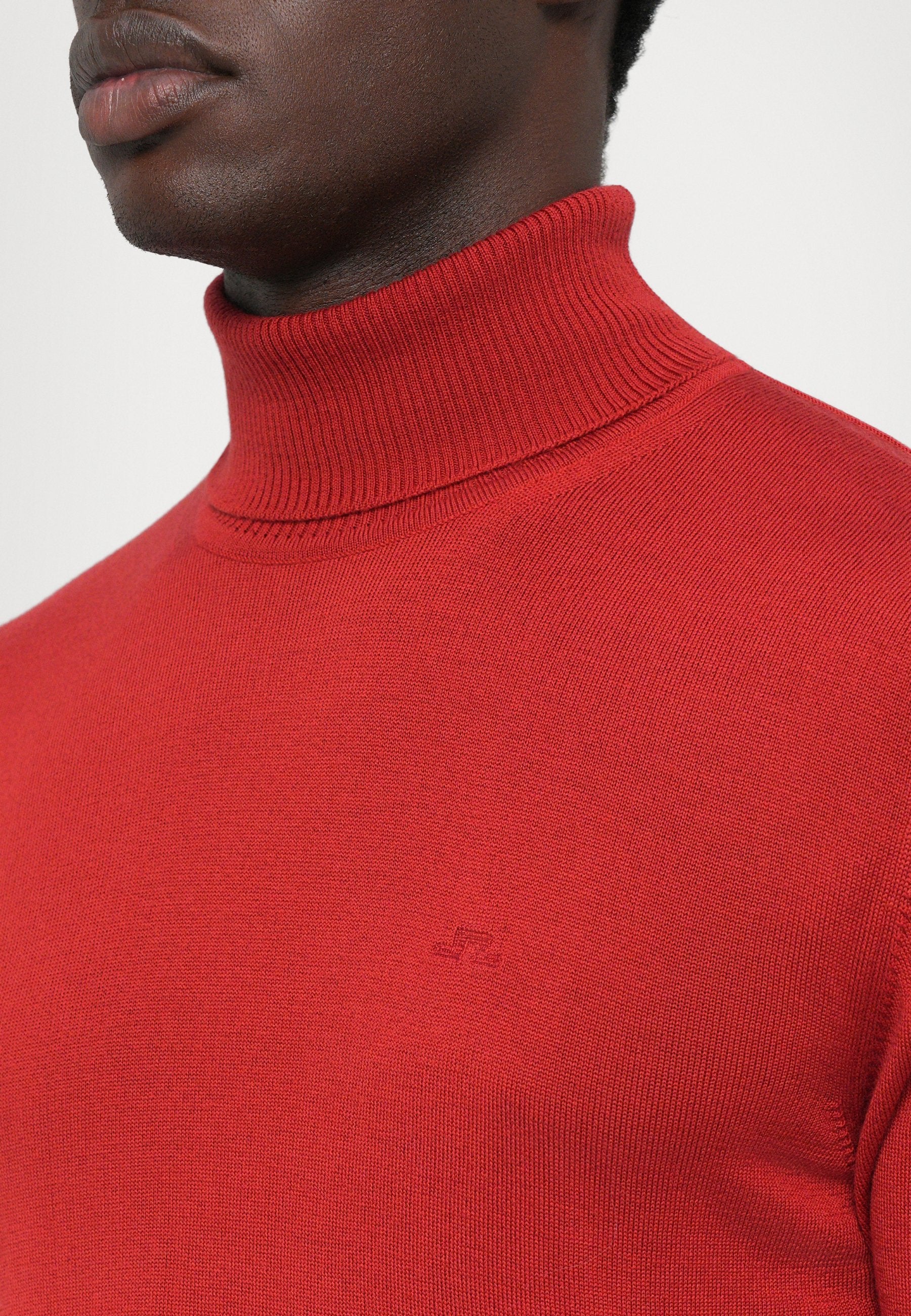 J.LINDEBERG KADEN TURTLE NECK