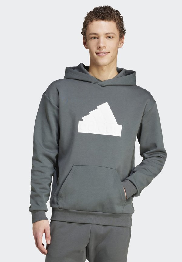 adidas Sportswear FUTURE ICONS BADGE - Hoodie - legend ivy