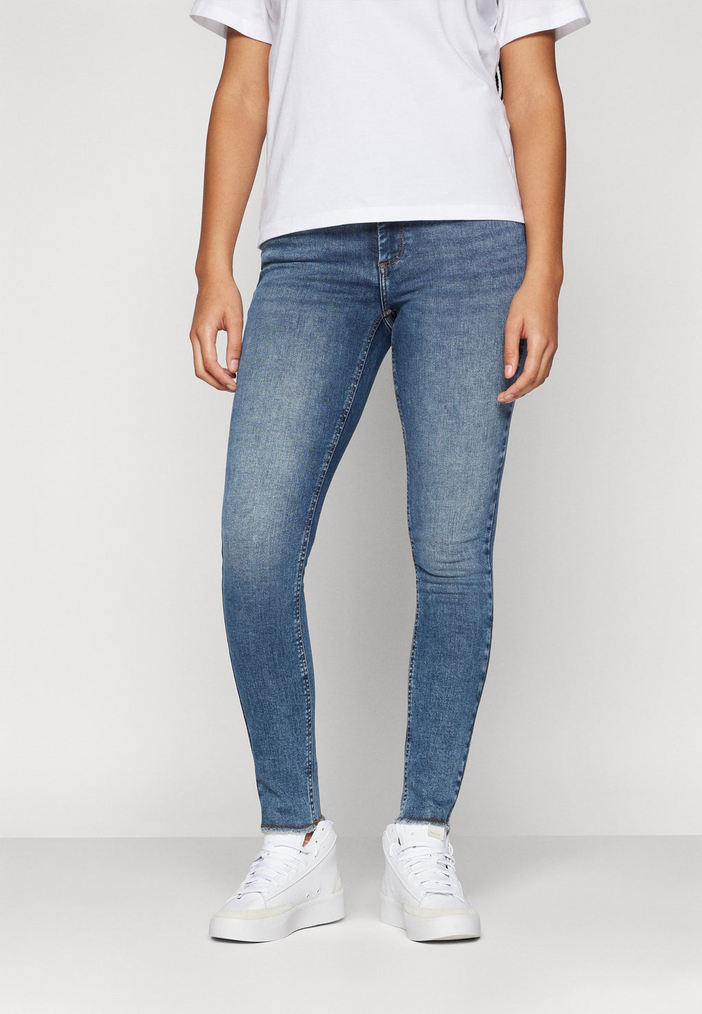 ONLBLUSH MID WAIST  Media 3
