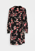 Pieces PCNYA WRAP