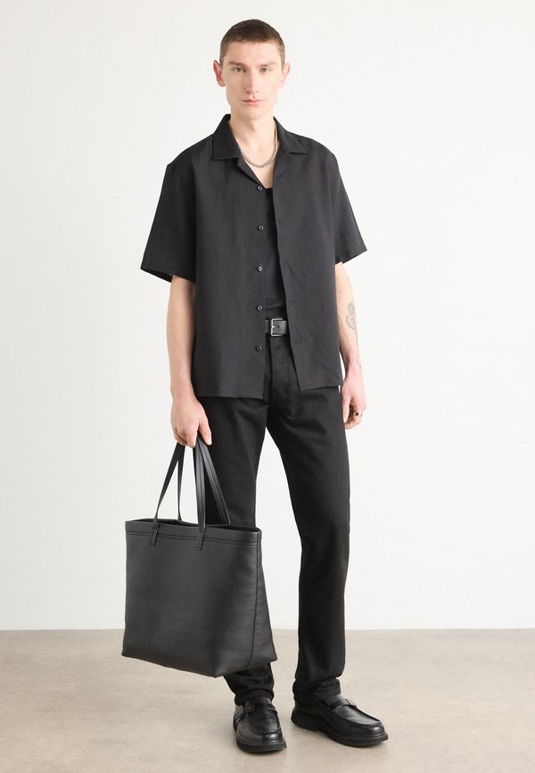 Calvin Klein RELAXED FIT