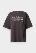 New Balance TRACKSIDE OVERSIZED - Print T-shirt - black cement