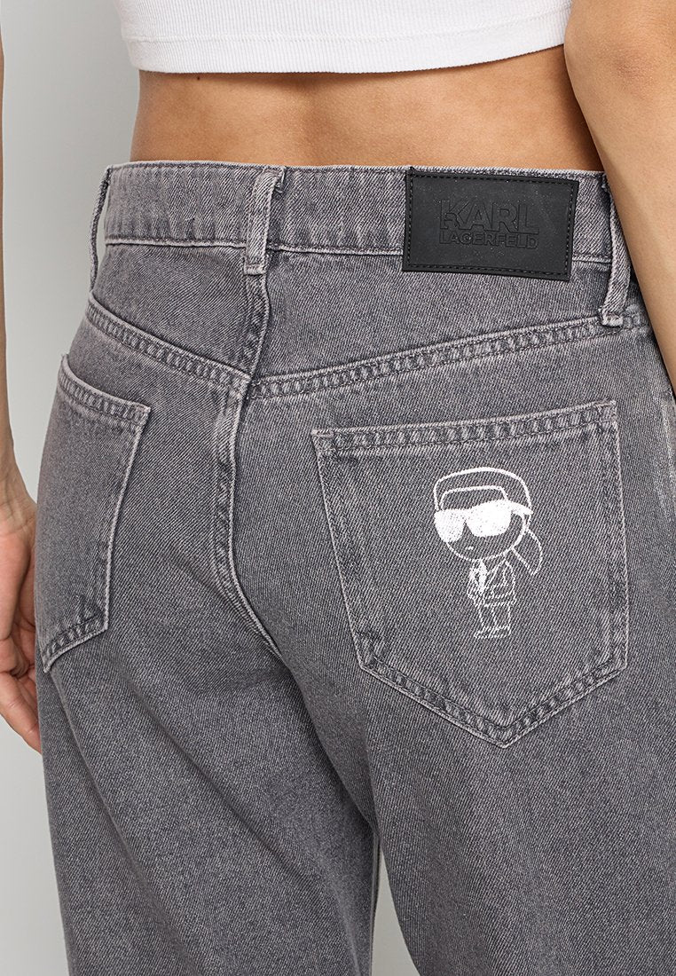 REGULAR FIT  Media 6