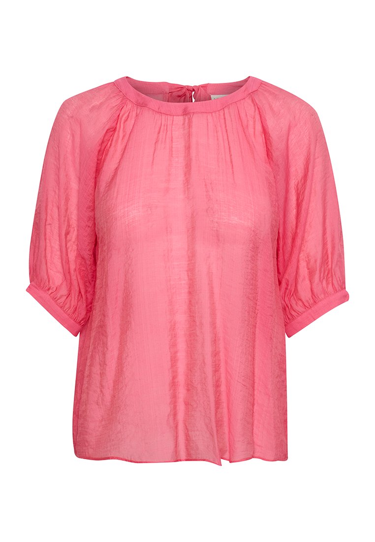 Puffärmel-Bluse in leuchtendem Pink, mit rundem Ausschnitt, weichem strukturiertem Stoff und Raffung an Schultern und Rücken.