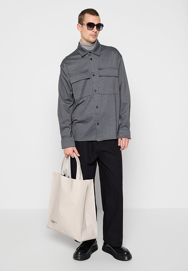 REGULAR FIT  Media 2