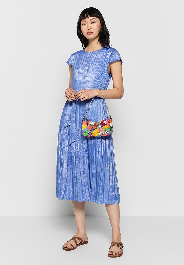 DKNY
