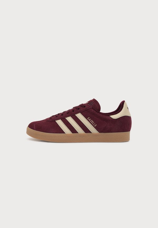 adidas Originals GAZELLE UNISEX - Trainers - maroon/khaki three/gum