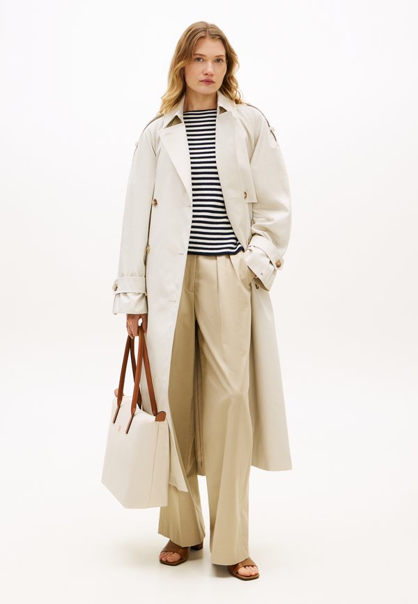 Tommy Hilfiger POPETTE TOTE - Tote bag - soft cream