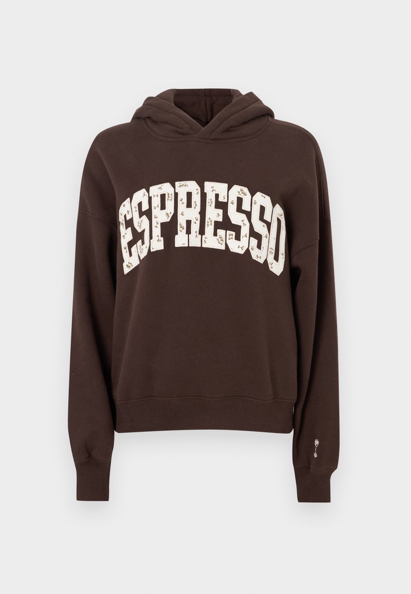 Brauner Hoodie mit einer vorderen Kängurutasche, versehen mit einem übergroßen "ESPRESSO"-Aufdruck in hellcremiger Farbe. Weicher Stoff und lockere Passform.