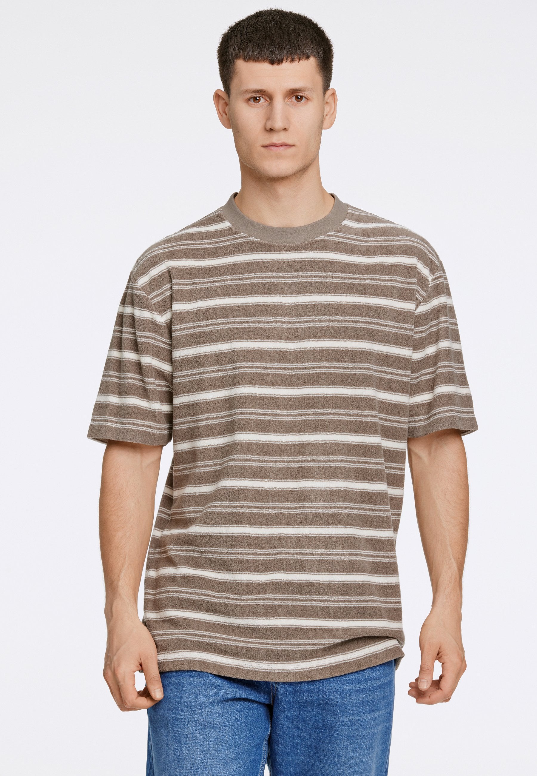  STRIPED O-NECK TEE  Media 3
