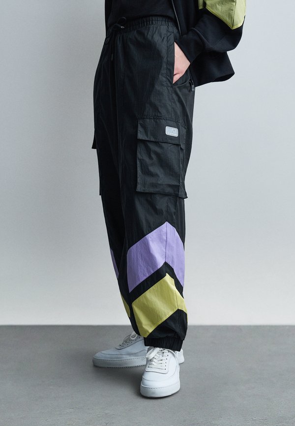 EA7 Emporio Armani TROUSER