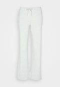Helle graue, ausgestellte Sweatpants mit einem Kordelzugbund und weichem, strukturiertem Stoff, der ein schlichtes Design ohne Muster oder Akzente zeigt.