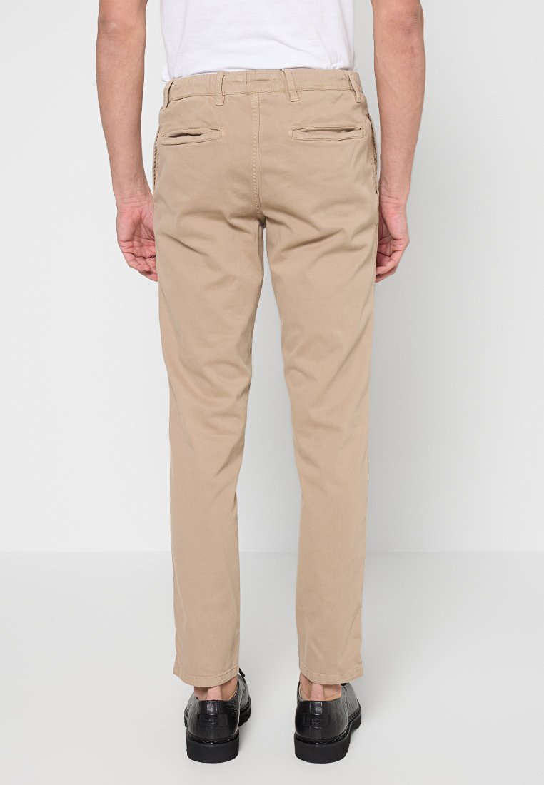 SLIM FIT Media 3