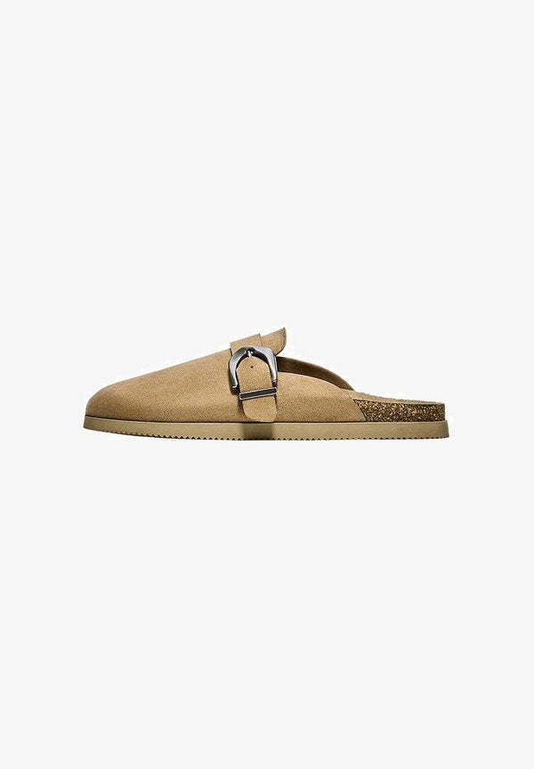 Bershka BUCKLED - Mules - sand