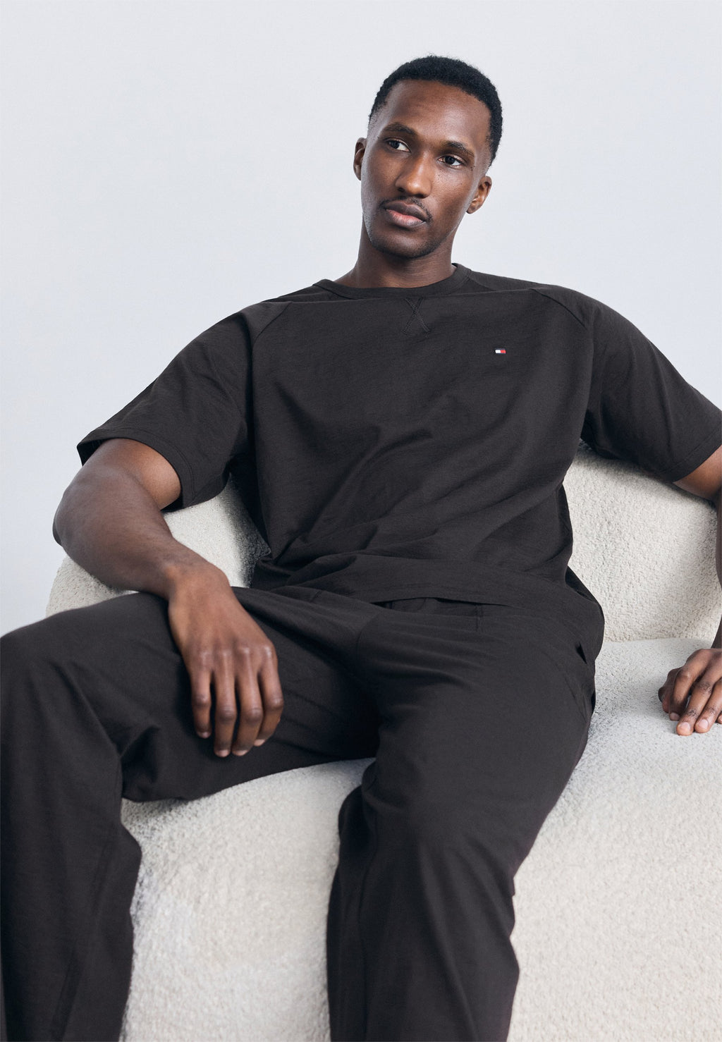 EVERYDAY ESSENTIALS TEE Media 3