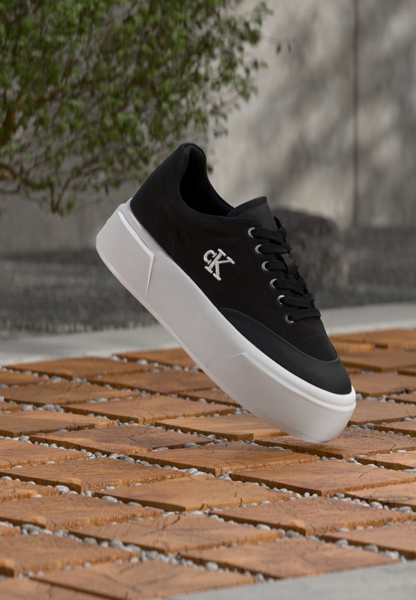 Calvin Klein FLATFORM LACE UP