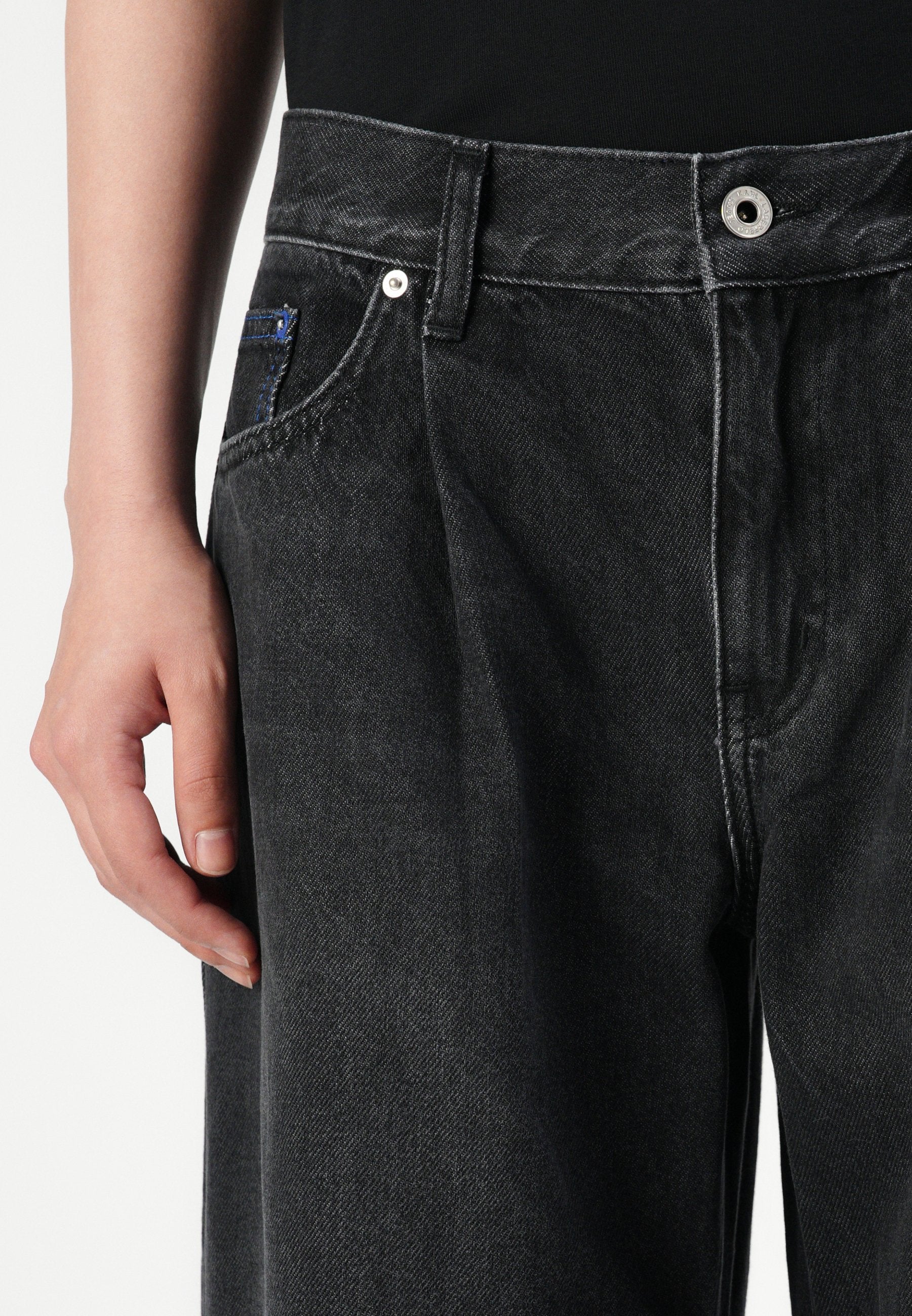 LOW-RISE WIDE LEG Media 6