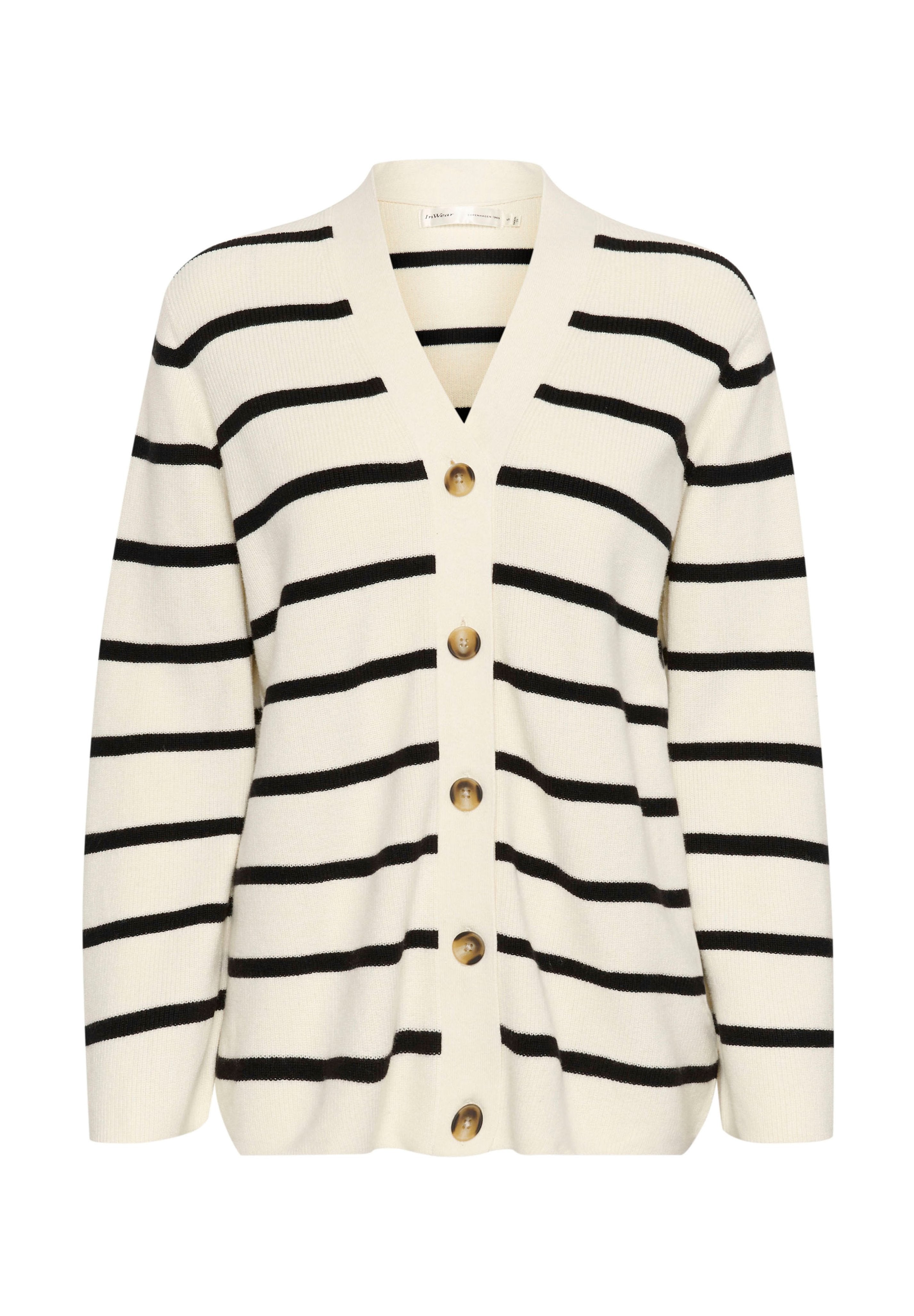 Strickjacke in Creme mit schwarzen horizontalen Streifen, V-Ausschnitt und sechs großen Knöpfen vorne. Weiche Textur, lange Ärmel, lockere Passform.