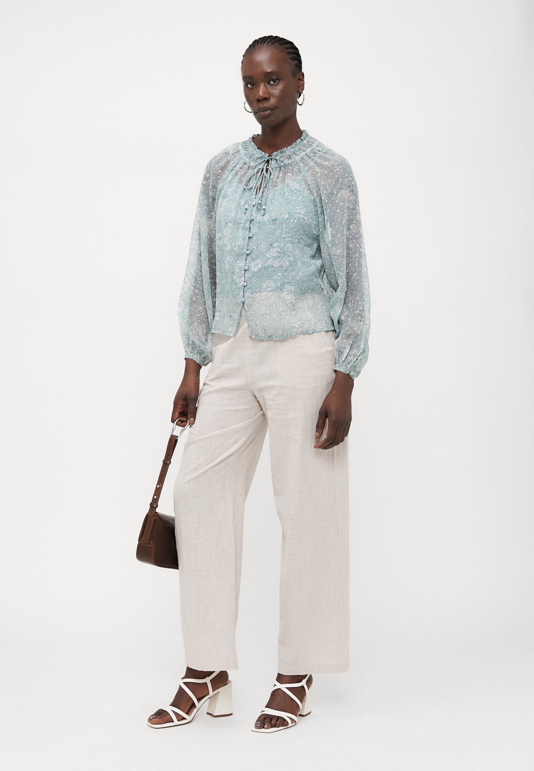 ONLELIZA LIFE V NECK STRING Media 2