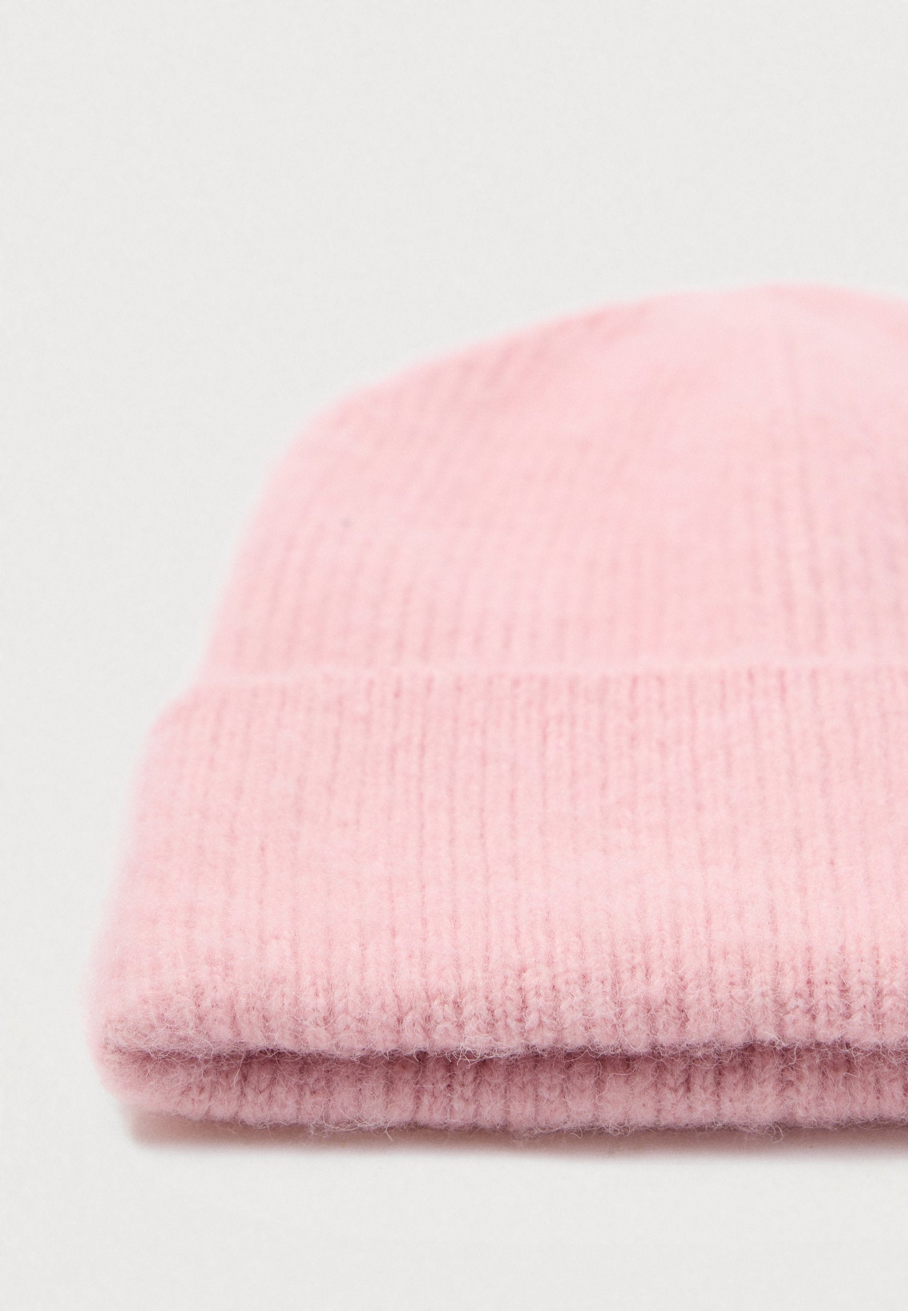 Abercrombie & Fitch FUZZY BEANIE
