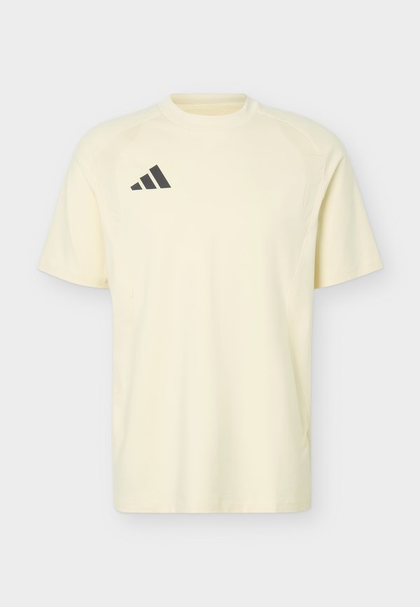adidas Performance TIRO TRAVEL TEE - Sports T-shirt - warm vanilla/black