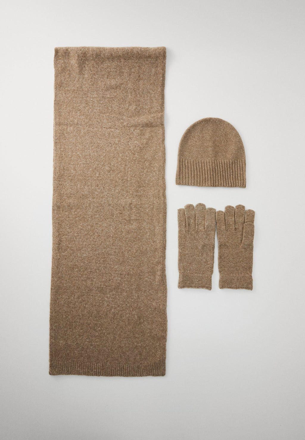 ONLY ONLCHYNA BEANIE SCARF GLOVE SET