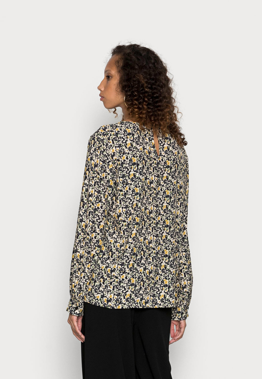 Esprit Langarmshirt Media 4
