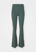 Nike Performance ZENVY FLARE