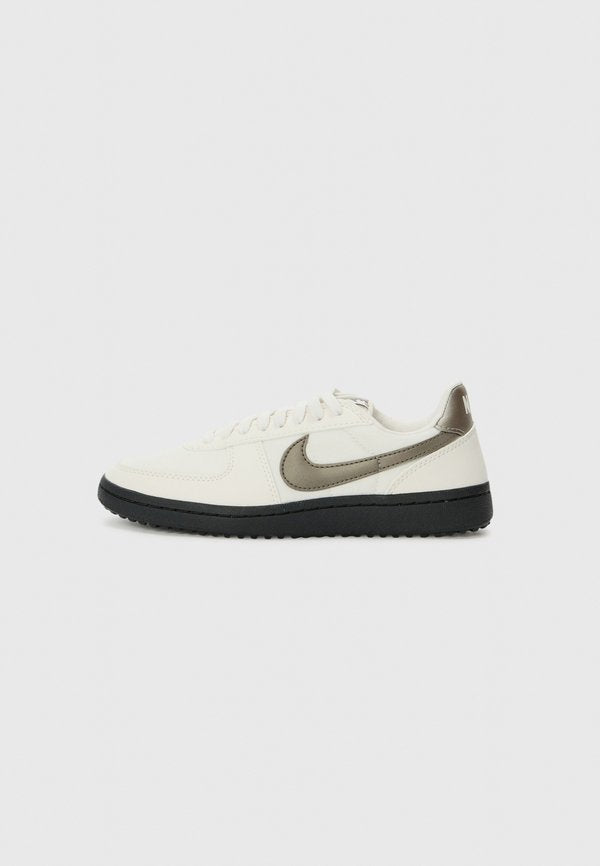 Nike Sportswear FIELD GENERAL - Trainers - off-white/black