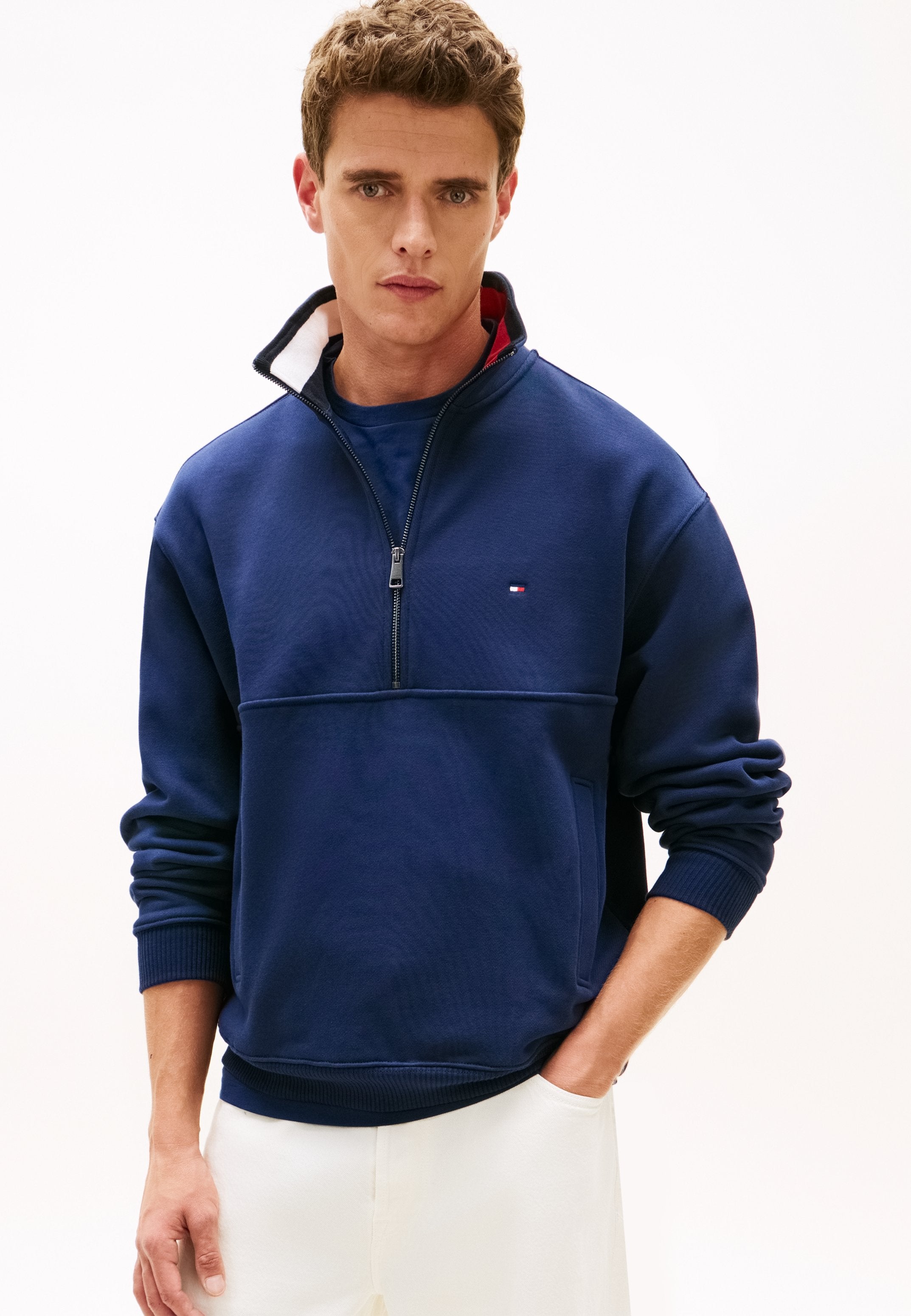 COLOUR-BLOCKED COLLAR TERRY HALF-ZIP JUMPER Media 3
