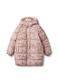 Gepolsterter Kinderjacke in Hellrosa mit Blumenmuster. Mit Kapuze, Frontreißverschluss und zwei Vordertaschen. Gerippte Bündchen und gesteppte Textur.