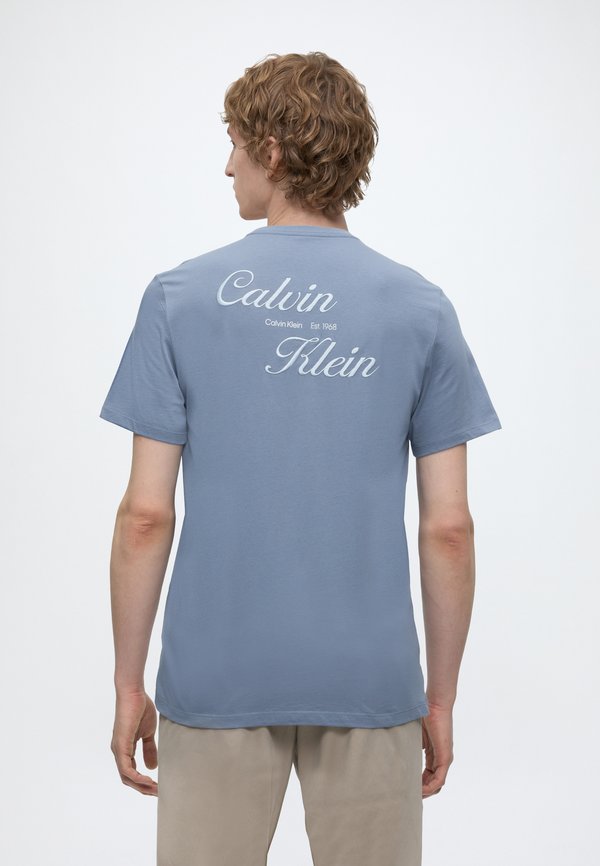 Calvin Klein Jeans 30S CALVIN KLEIN T-SHIRT - Print T-shirt - dusty sailor blue