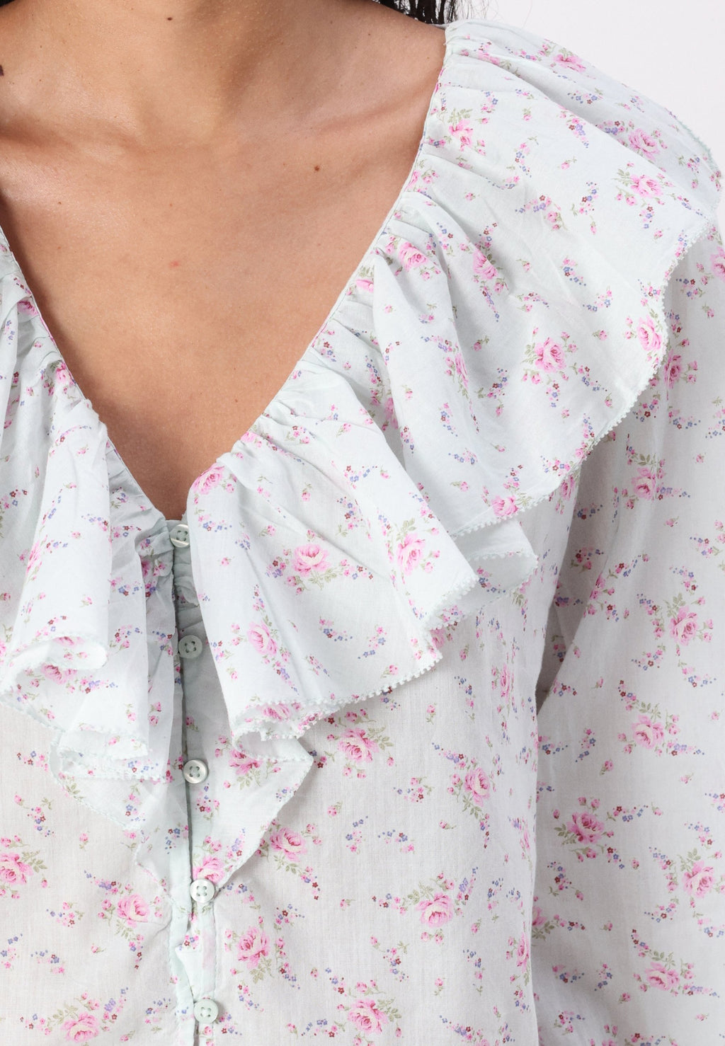 GAP RUFFLE TRIM