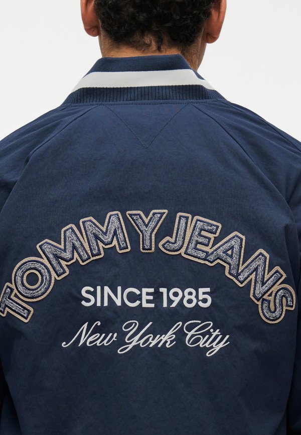 Tommy Jeans VARSITY LOGO RELAXED BOMBER JACKET