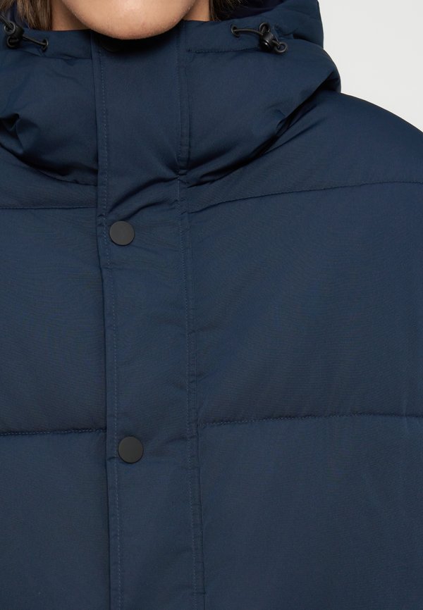 EA7 Emporio Armani