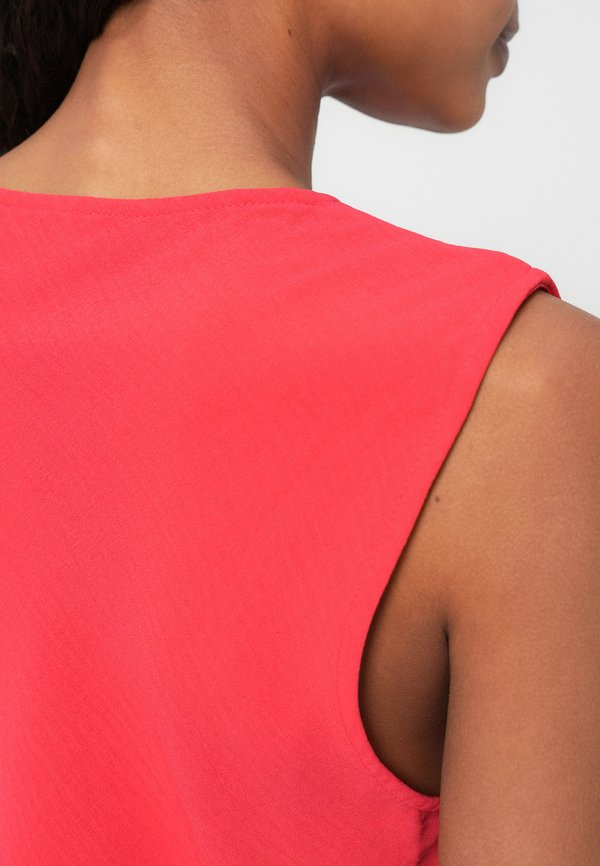 DKNY