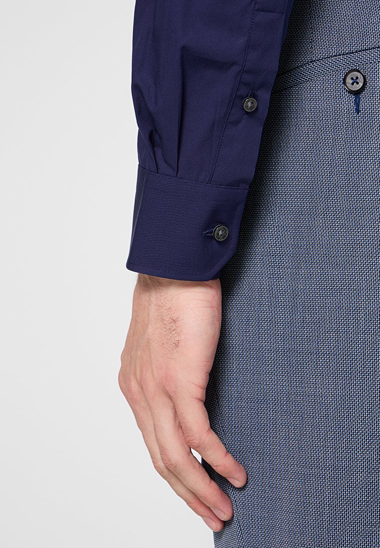 Michael Kors SLIM FIT