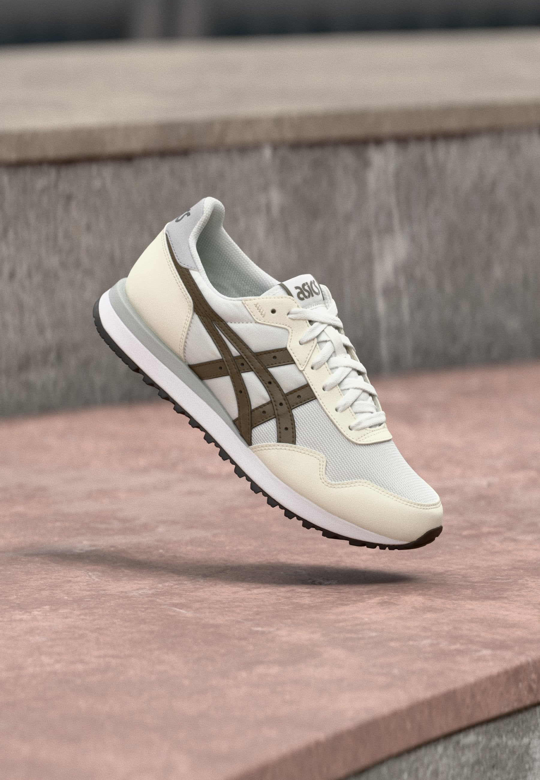 TIGER RUNNER II UNISEX Media 1