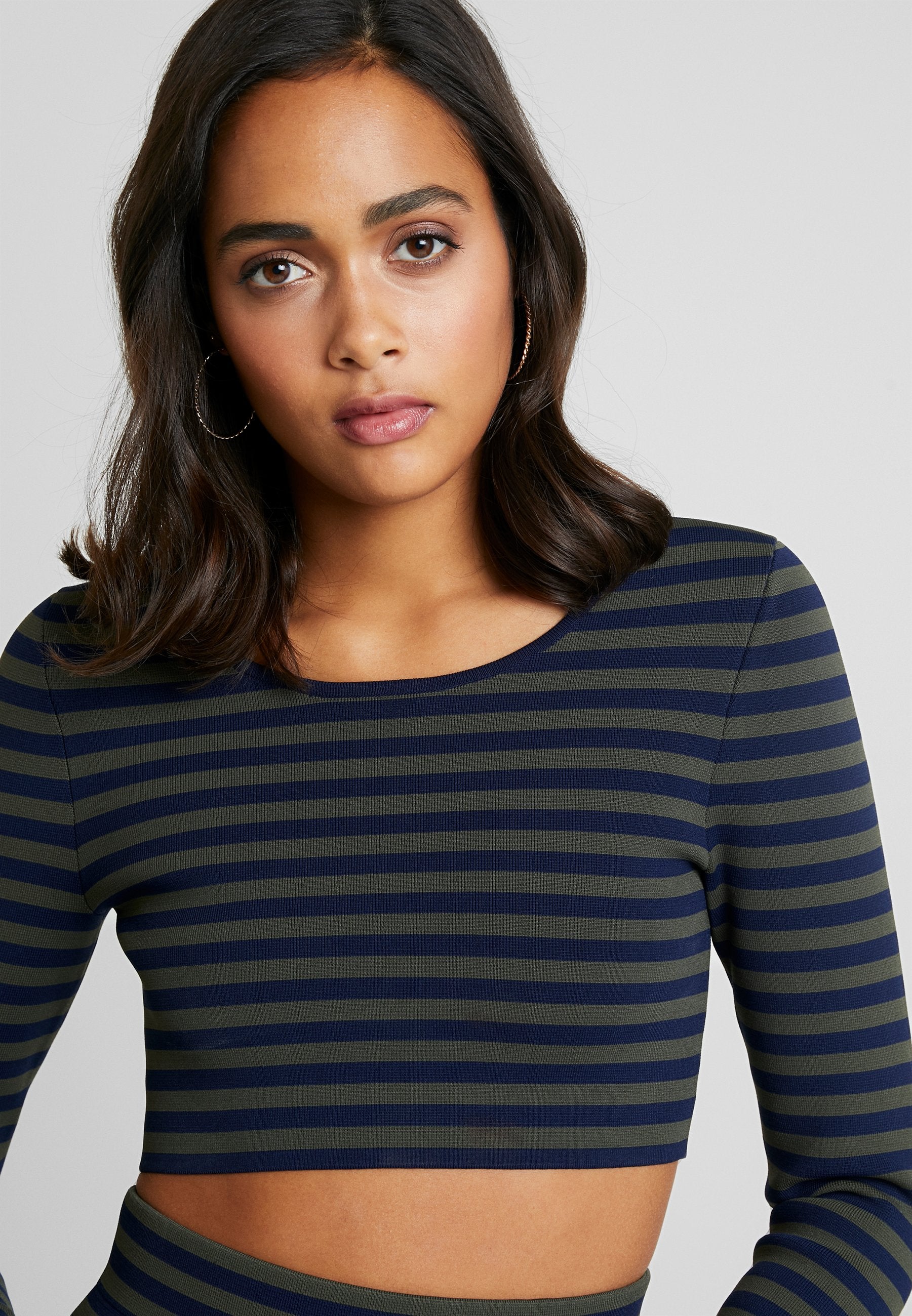 Good American LONG SLEEVE STRIPE CROP