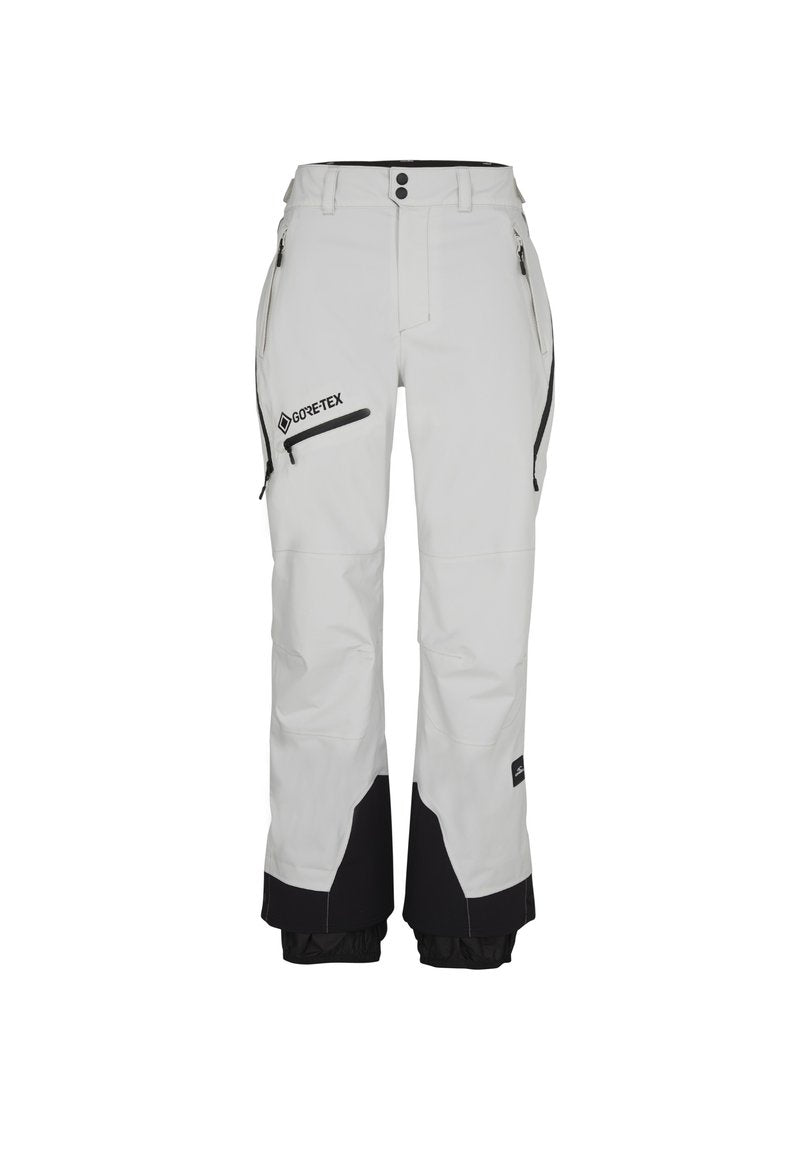 GORE-TEX Schneehose in Weiß mit schwarzen Akzenten, ausgestattet mit Reißverschlusstaschen, verstellbarem Bund und verstärkten Bündchen für Langlebigkeit.