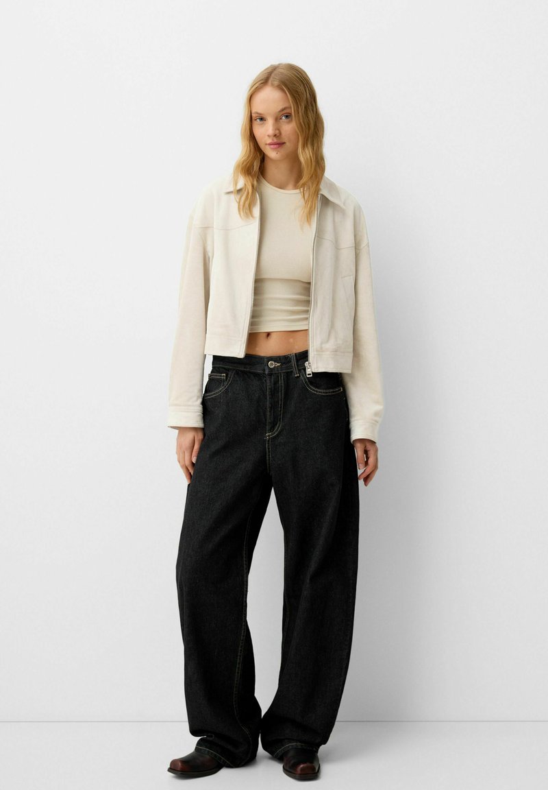 Bershka Kunstlederjacke Media 1